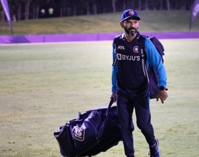 Fielding coach Sridhar thanks BCCI, players before last assignment with Team India | Fielding coach Sridhar thanks BCCI, players before last assignment with Team India