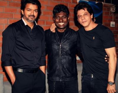 When Vijay treated SRK with delicious food | When Vijay treated SRK with delicious food