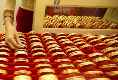Gold futures surge as international prices hit new high | Gold futures surge as international prices hit new high