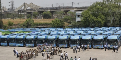 Delhi CM flags off 150 electric buses, announces 3-day free ride | Delhi CM flags off 150 electric buses, announces 3-day free ride