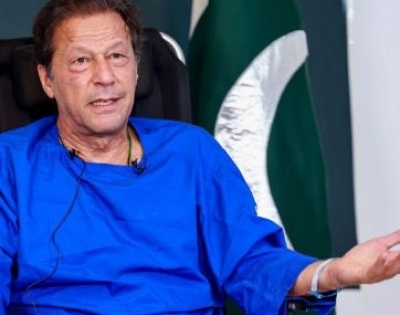 Imran sold a gold medal received from India, says Pak Minister | Imran sold a gold medal received from India, says Pak Minister