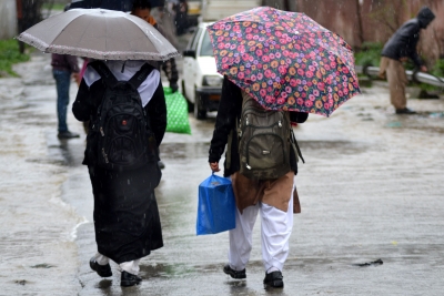 Heavy rain in Jammu, moderate in Kashmir likely | Heavy rain in Jammu, moderate in Kashmir likely Heavy rain in Jammu, moderate in Kashmir likely | Heavy rain in Jammu, moderate in Kashmir likely