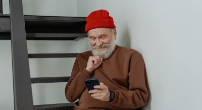 Look for these while buying a phone for elderly | Look for these while buying a phone for elderly