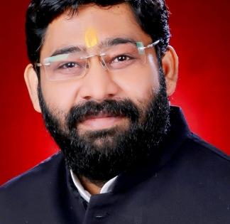 BJP MLA threatening officials caught on camera in UP | BJP MLA threatening officials caught on camera in UP BJP MLA threatening officials caught on camera in UP | BJP MLA threatening officials caught on camera in UP