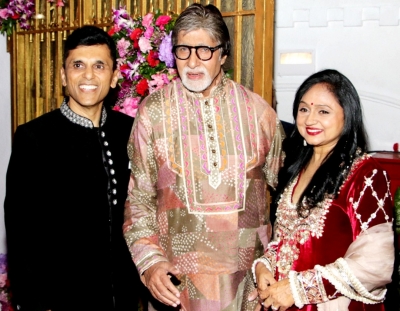 Big B joins producer Anand Pandit's Diwali bash right after 'KBC' shoot | Big B joins producer Anand Pandit's Diwali bash right after 'KBC' shoot