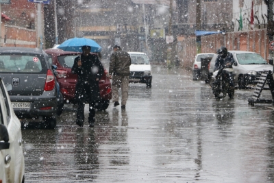 Snowfall in Kashmir to help bring pollution down | Snowfall in Kashmir to help bring pollution down