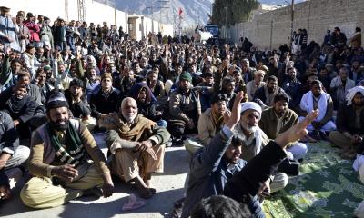 Pakistan allows stranded citizens to return from Iran after Coronavirus outbreak | Pakistan allows stranded citizens to return from Iran after Coronavirus outbreak