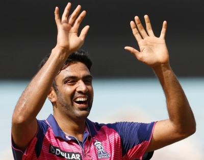 Pakistan players to play against and team up with Ashwin in Australia's Big Bash | Pakistan players to play against and team up with Ashwin in Australia's Big Bash Pakistan players to play against and team up with Ashwin in Australia's Big Bash | Pakistan players to play against and team up with Ashwin in Australia's Big Bash
