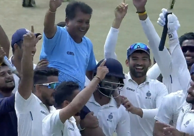 Madhya Pradesh clinch first Ranji Trophy title; defeat Mumbai by six wickets in final | Madhya Pradesh clinch first Ranji Trophy title; defeat Mumbai by six wickets in final