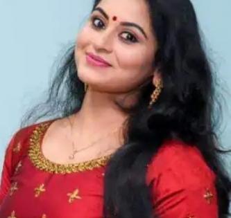 Actress Sruthi Lekshmi questioned over 'links' with fake antique dealer | Actress Sruthi Lekshmi questioned over 'links' with fake antique dealer