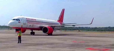 Flight carrying stranded Odia people from Dubai arrives at Bhubaneswar | Flight carrying stranded Odia people from Dubai arrives at Bhubaneswar
