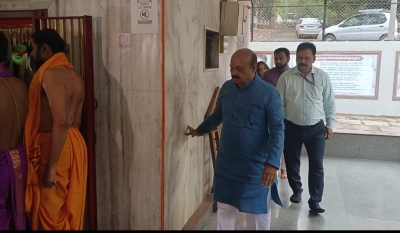 K'taka polls: CM Bommai offers special worship at Hanuman temple before voting | K'taka polls: CM Bommai offers special worship at Hanuman temple before voting K'taka polls: CM Bommai offers special worship at Hanuman temple before voting | K'taka polls: CM Bommai offers special worship at Hanuman temple before voting