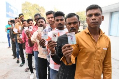 Gujarat voter turnout: Banaskantha leads with 30.27 pc, Porbandar lowest at 19.83 pc | Gujarat voter turnout: Banaskantha leads with 30.27 pc, Porbandar lowest at 19.83 pc Gujarat voter turnout: Banaskantha leads with 30.27 pc, Porbandar lowest at 19.83 pc | Gujarat voter turnout: Banaskantha leads with 30.27 pc, Porbandar lowest at 19.83 pc