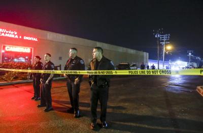 2 killed, 4 injured in LA shooting | 2 killed, 4 injured in LA shooting