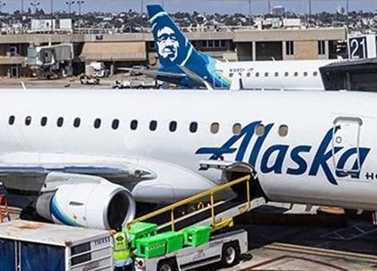 Off-duty Alaska Airlines pilot tried to shut off engines on flight | Off-duty Alaska Airlines pilot tried to shut off engines on flight