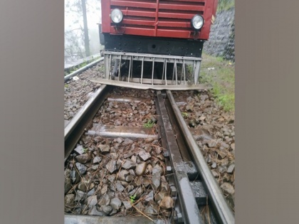 Kalka-Shimla train derails, passengers safe | Kalka-Shimla train derails, passengers safe