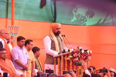 BJP leaders welcome Samrat Chaudhary in grand style in Patna | BJP leaders welcome Samrat Chaudhary in grand style in Patna BJP leaders welcome Samrat Chaudhary in grand style in Patna | BJP leaders welcome Samrat Chaudhary in grand style in Patna
