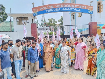 Protests in Tripura against kidnap and gang-rape of college girl, one held | Protests in Tripura against kidnap and gang-rape of college girl, one held