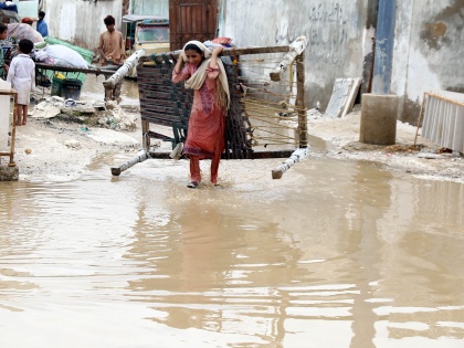 Pak authorities warn of more high-level floods | Pak authorities warn of more high-level floods