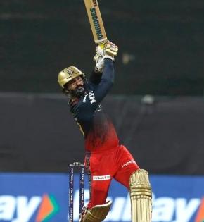 IPL 2022: Karthik, Maxwell take RCB to 189/5 against Delhi Capitals | IPL 2022: Karthik, Maxwell take RCB to 189/5 against Delhi Capitals