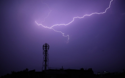 17 killed in separate lightning incidents in UP | 17 killed in separate lightning incidents in UP