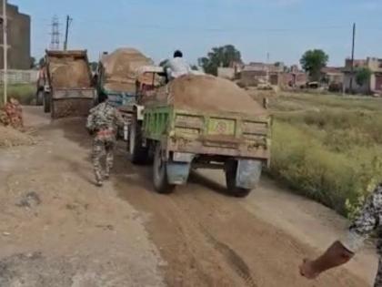 MP police chase down sand mafias in Bollywood-style in Morena | MP police chase down sand mafias in Bollywood-style in Morena