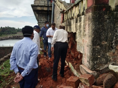 Portion of Brindvan Garden wall collapses, triggers panic near KRS dam | Portion of Brindvan Garden wall collapses, triggers panic near KRS dam