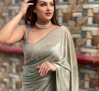 Himanshi Khurana's love for styling made her design the outfits for 'Stars' | Himanshi Khurana's love for styling made her design the outfits for 'Stars'