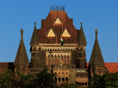 Bombay HC grants bail to Rhea for Rs 1L | Bombay HC grants bail to Rhea for Rs 1L