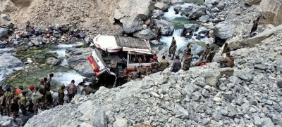 7 soldiers killed, 19 injured in Ladakh road accident | 7 soldiers killed, 19 injured in Ladakh road accident