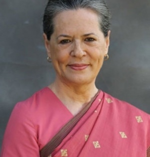 Sonia Gandhi offers to 'step back' from top role, CWC turns down | Sonia Gandhi offers to 'step back' from top role, CWC turns down