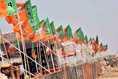 Tussle between old guard, 'turncoats' intensifies in Bengal BJP | Tussle between old guard, 'turncoats' intensifies in Bengal BJP