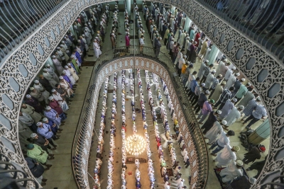 B'desh bans Iftar gatherings during Ramzan | B'desh bans Iftar gatherings during Ramzan