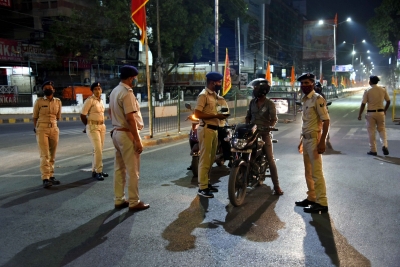 Night curfew returns in UP | Night curfew returns in UP