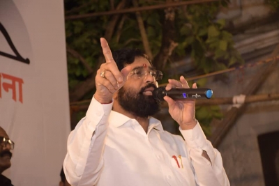 Under pressure to expand team, Maha CM again air-dashes to Delhi | Under pressure to expand team, Maha CM again air-dashes to Delhi Under pressure to expand team, Maha CM again air-dashes to Delhi | Under pressure to expand team, Maha CM again air-dashes to Delhi