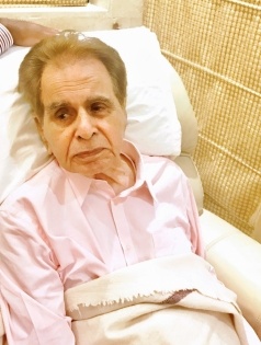 Dilip Kumar discharged from hospital | Dilip Kumar discharged from hospital