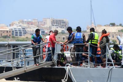60 migrants arrive in Malta after being rescued | 60 migrants arrive in Malta after being rescued