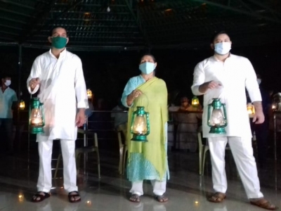 RJD protests against Nitish Kumar govt by lighting lamps | RJD protests against Nitish Kumar govt by lighting lamps
