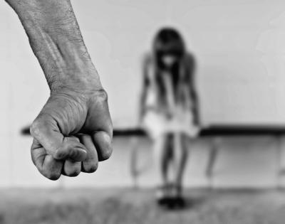 UP: Man thrashes wife for failing to conceive a child | UP: Man thrashes wife for failing to conceive a child
