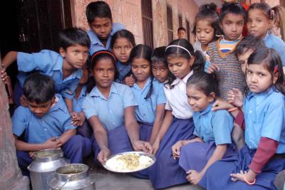 Students of government girls school in Bihar's Gaya find insects in midday meals | Students of government girls school in Bihar's Gaya find insects in midday meals Students of government girls school in Bihar's Gaya find insects in midday meals | Students of government girls school in Bihar's Gaya find insects in midday meals