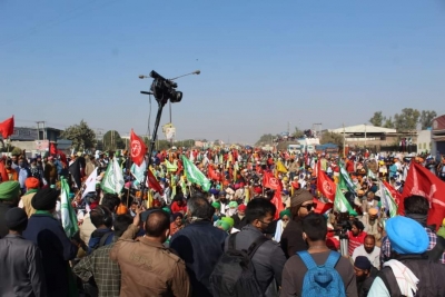 Singhu, Tikri borders still shut, farmers reluctant to go to Burari | Singhu, Tikri borders still shut, farmers reluctant to go to Burari Singhu, Tikri borders still shut, farmers reluctant to go to Burari | Singhu, Tikri borders still shut, farmers reluctant to go to Burari