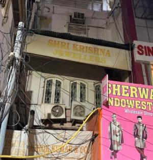 Intimidated by money lenders, jeweller brothers hang themselves in Delhi shop | Intimidated by money lenders, jeweller brothers hang themselves in Delhi shop Intimidated by money lenders, jeweller brothers hang themselves in Delhi shop | Intimidated by money lenders, jeweller brothers hang themselves in Delhi shop