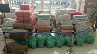Suspected Pak national in custody after drugs valued at Rs 12K cr seized | Suspected Pak national in custody after drugs valued at Rs 12K cr seized