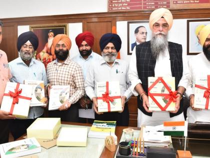 Punjab Assembly Speaker releases compendium of House sittings of 61 years | Punjab Assembly Speaker releases compendium of House sittings of 61 years