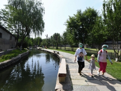 Beijing parks see rise in visitors during Spring Festival holiday | Beijing parks see rise in visitors during Spring Festival holiday
