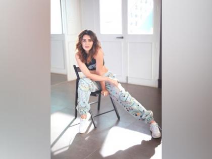 Kriti Sanon celebrates 7 years in Bollywood, says 'challenging but very satisfying' | Kriti Sanon celebrates 7 years in Bollywood, says 'challenging but very satisfying' Kriti Sanon celebrates 7 years in Bollywood, says 'challenging but very satisfying' | Kriti Sanon celebrates 7 years in Bollywood, says 'challenging but very satisfying'