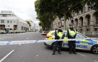 Woman killed, three wounded in pub shooting in London | Woman killed, three wounded in pub shooting in London