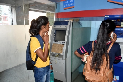 Gurugram ATM booths without security guards sealed by police | Gurugram ATM booths without security guards sealed by police Gurugram ATM booths without security guards sealed by police | Gurugram ATM booths without security guards sealed by police