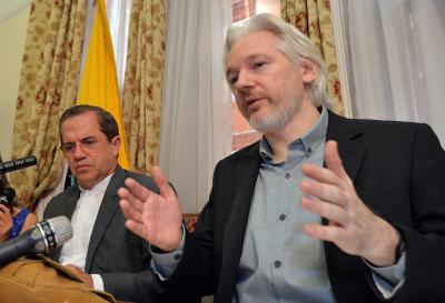 Julian Assange questioned over espionage at Ecuador embassy | Julian Assange questioned over espionage at Ecuador embassy