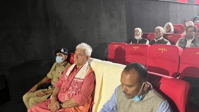 LG inaugurates multipurpose cinema halls at J&K's Pulwama, Shopian | LG inaugurates multipurpose cinema halls at J&K's Pulwama, Shopian